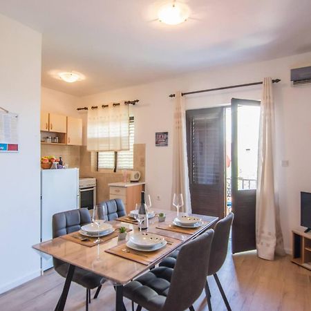 Apartments Kreso Biograd Na Moru Exterior photo